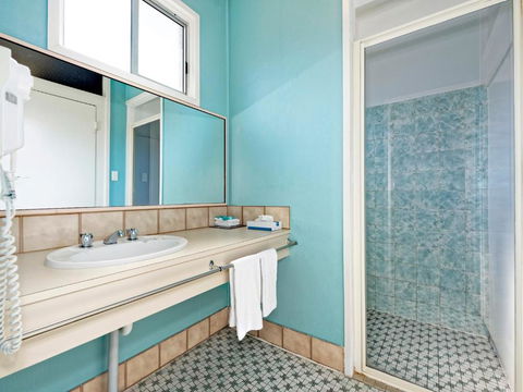 Riviera Motel Bundaberg - Sunshine Coast Tourism 3