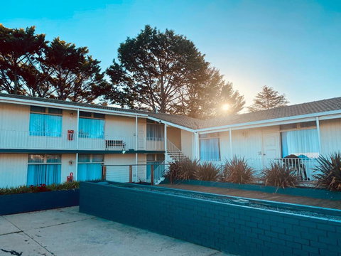 Redhill Cooma Motor Inn - Holiday Sunshine Coast 0