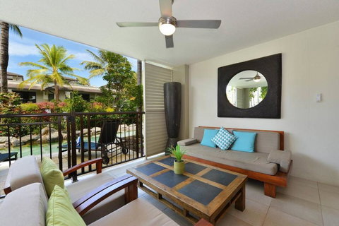 Resort-style Swim Out - A True Tropical Oasis - Holiday Sunshine Coast 1