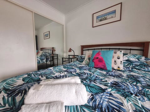 Residential Two-bedroom Unit On The Strand, Self-check In, Wi-fi - Holiday Sunshine Coast 2