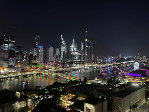 Riverview Haven Prime Spot For NY Fireworks - Sunshine Coast Tourism 1