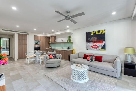 Rose At Temple Palm Cove - A Poolside Paradise - Holiday Sunshine Coast 0