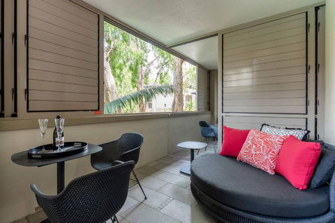 Rose At Temple Palm Cove - A Poolside Paradise - Holiday Sunshine Coast 2