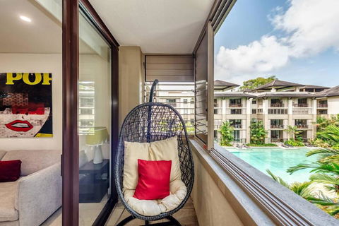 Rose At Temple Palm Cove - A Poolside Paradise - Holiday Sunshine Coast 1