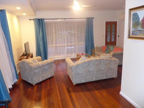 Rural Ambience With Netflix - Sunshine Coast Tourism 3