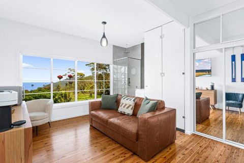 Romantic Ocean View Studio At Stanwell Tops - Holiday Sunshine Coast 2