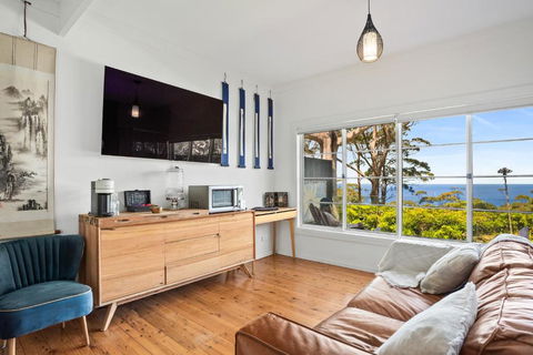 Romantic Ocean View Studio At Stanwell Tops - Holiday Sunshine Coast 1