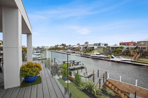 Riviera View - Holiday Sunshine Coast 0