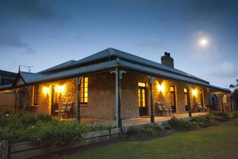Robe House Heritage Accommodation - Sunshine Coast Tourism 0