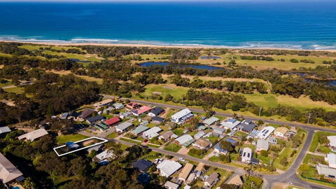 Robin Wood - Holiday Sunshine Coast 0
