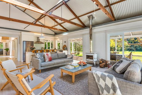 Rock Davis Luxury Beachouse - 100mtrs To Beach - Holiday Sunshine Coast 2