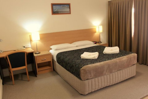 Rockhampton Palms Motor Inn - Sunshine Coast Tourism 1