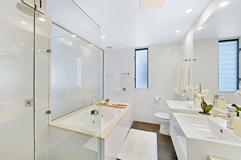 Rockpool No 4 Beachfront Unit - Holiday Sunshine Coast 3