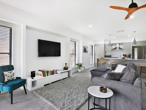 Rockwall I Pet Friendly I Fire Pit - Sunshine Coast Tourism 0