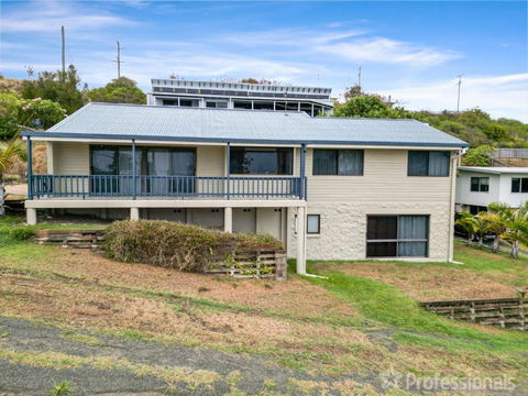 Rocky Retreat At Emu Park - Holiday Sunshine Coast 1
