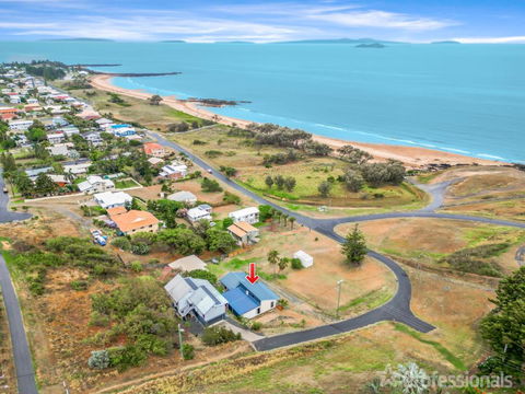 Rocky Retreat At Emu Park - Holiday Sunshine Coast 0