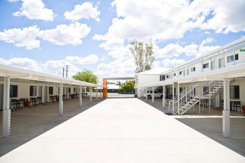 Roma Central Motel - Holiday Sunshine Coast 3