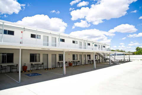 Roma Central Motel - Holiday Sunshine Coast 2