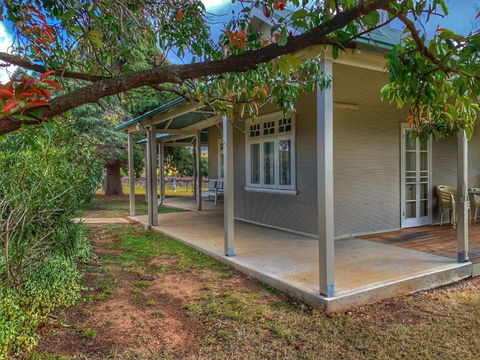 Roma Cottage On Roma Orchard - Sunshine Coast Tourism 2