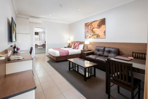 Roma Inland Motor Inn - Sunshine Coast Tourism 1