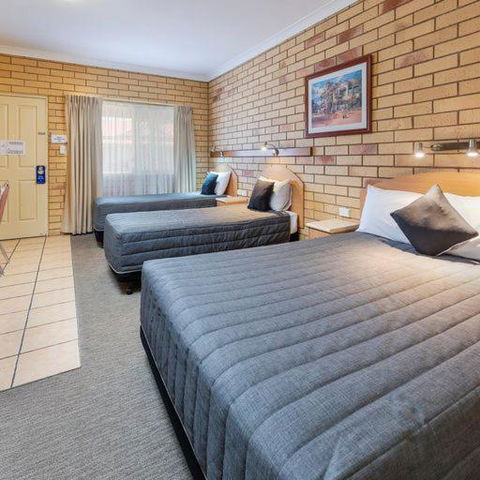 Roma Mid Town Motor Inn - Sunshine Coast Tourism 1