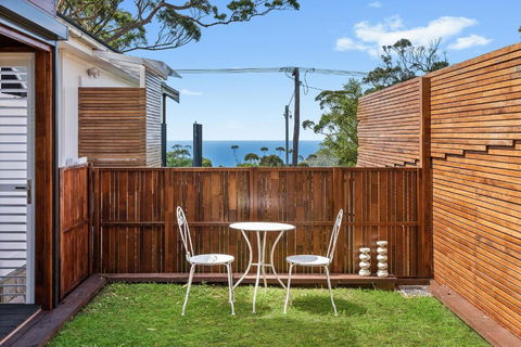 Romanic Garden View 1 Bed Apartment With Ocean Views At Stanwell Tops - Holiday Sunshine Coast 3