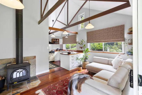 Romantic Lakeview Cottage - Sunshine Coast Tourism 3