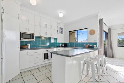 Rooftop Island Sunsets - Holiday Sunshine Coast 1