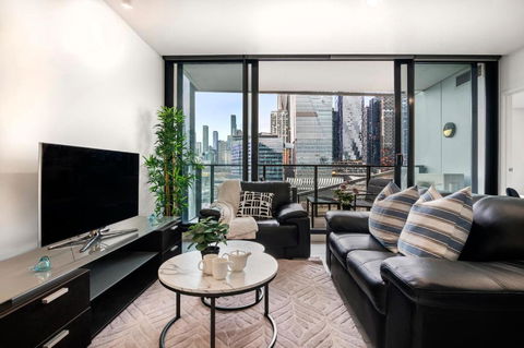 Rooftop Pool 2BR Apartment At Marvel Stadium With Free Parking - Holiday Sunshine Coast 1