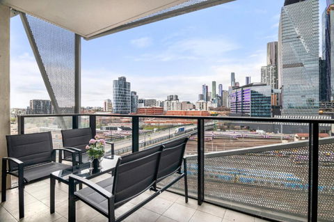 Rooftop Pool 2BR Apartment At Marvel Stadium With Free Parking - Holiday Sunshine Coast 2