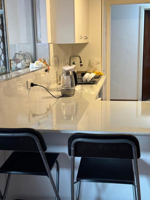 Room Near Airport CBD - Sunshine Coast Tourism 2