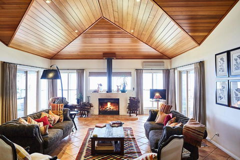 Rosby Guesthouse And Studio - Sunshine Coast Tourism 1