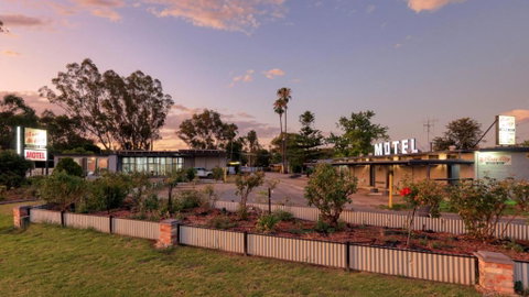 Rose City Motor Inn - Sunshine Coast Tourism 0