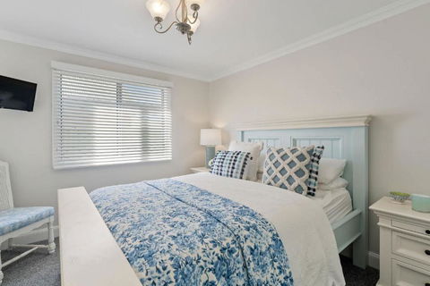 Rose Cottage 3B Hutchinson St Goolwa - Linen Included - Sunshine Coast Tourism 1