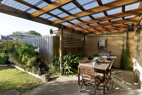 Rose Cottage - Holiday Sunshine Coast 0