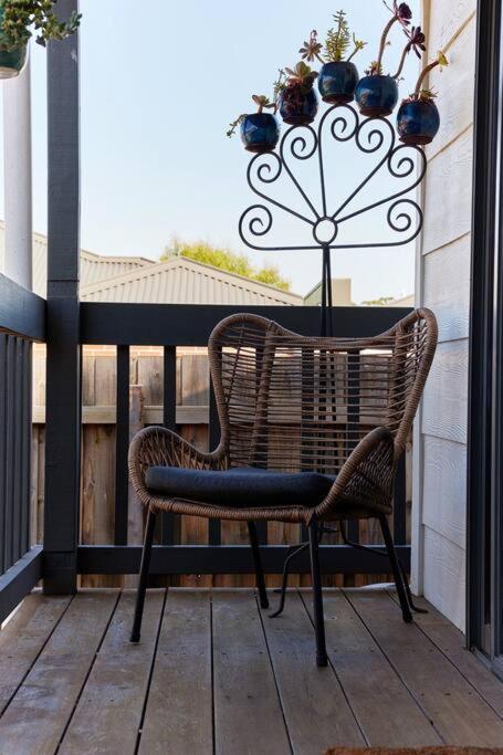 Rose Cottage - Right In Town - Sunshine Coast Tourism 3