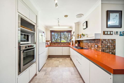 Rosella Retreat - Sunshine Coast Tourism 2