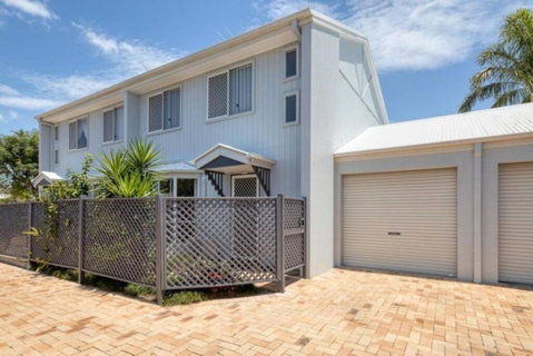 Rosella Rise! - Sunshine Coast Tourism 0