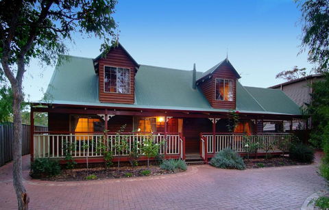 Rosewood Cottage - Sunshine Coast Tourism 1