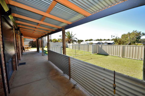 Rossys Retreat - Kalbarri WA - Holiday Sunshine Coast 1