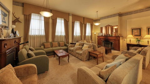 Royal Exchange Hotel - Sunshine Coast Tourism 3