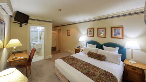 Royal Exchange Hotel - Sunshine Coast Tourism 2