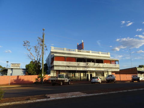 Royal Mail Hotel - Meekatharra - Sunshine Coast Tourism 0