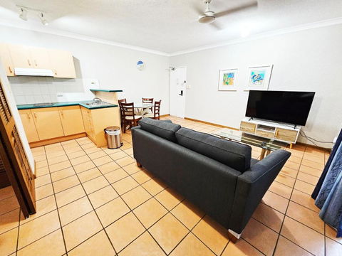 Royal Palm Villas - Sunshine Coast Tourism 0