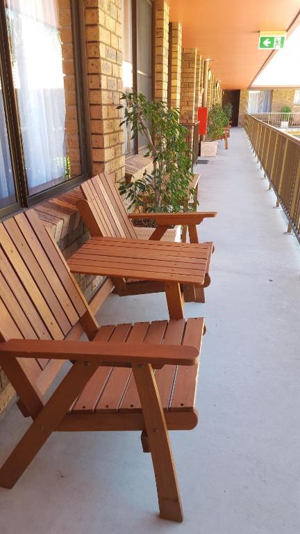 Royal Palms Motor Inn - Sunshine Coast Tourism 3