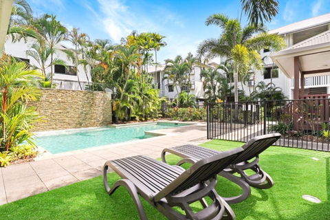 Royal Pavillions City Escape - Holiday Sunshine Coast 1