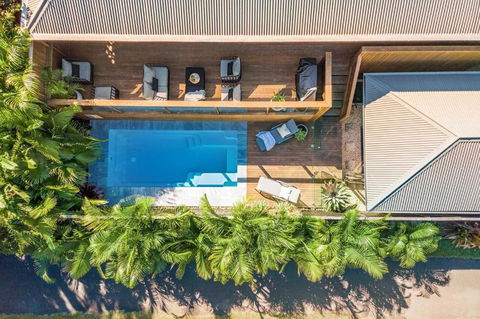 Rubber Soul - Sunshine Coast Tourism 0