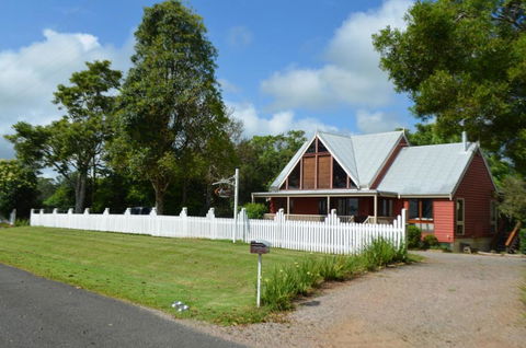 Ruddles Retreat - Sunshine Coast Tourism 2