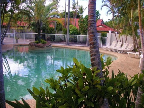 Runaway Bay Motor Inn - Sunshine Coast Tourism 1