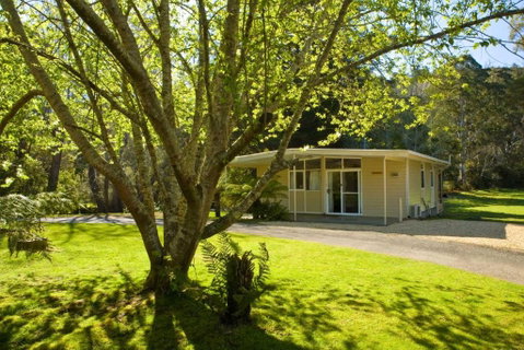 Russell Falls Holiday Cottages - Sunshine Coast Tourism 0
